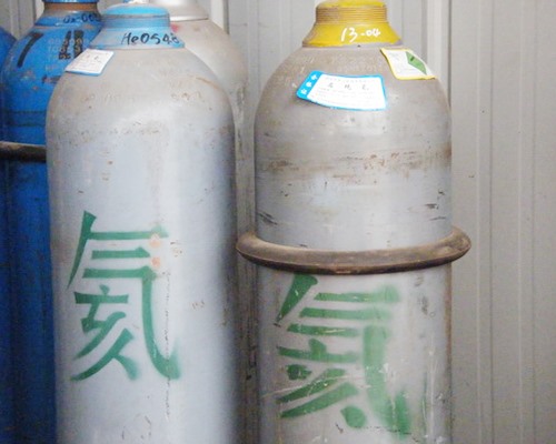 武汉中醇化科技公司浅谈氧气厂家介绍氧气瓶的使用存放注意事项？
